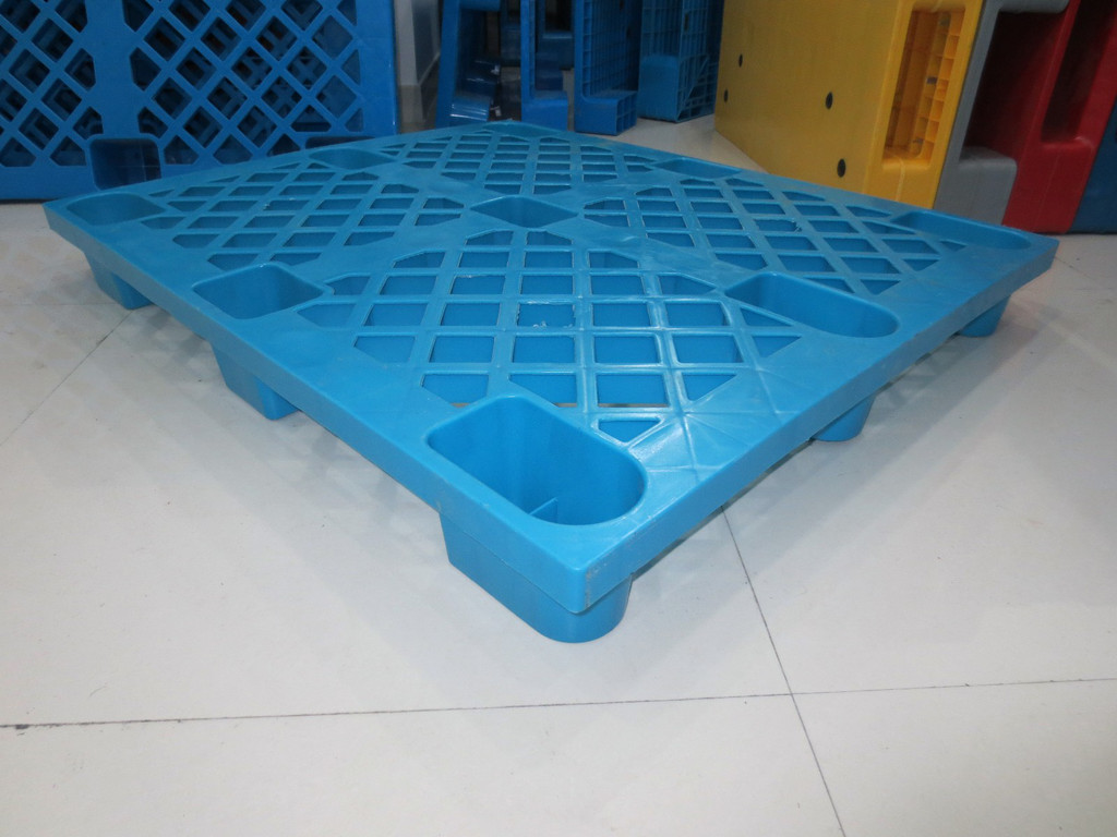 九腳塑料（liào）托（tuō）盤正（zhèng）麵