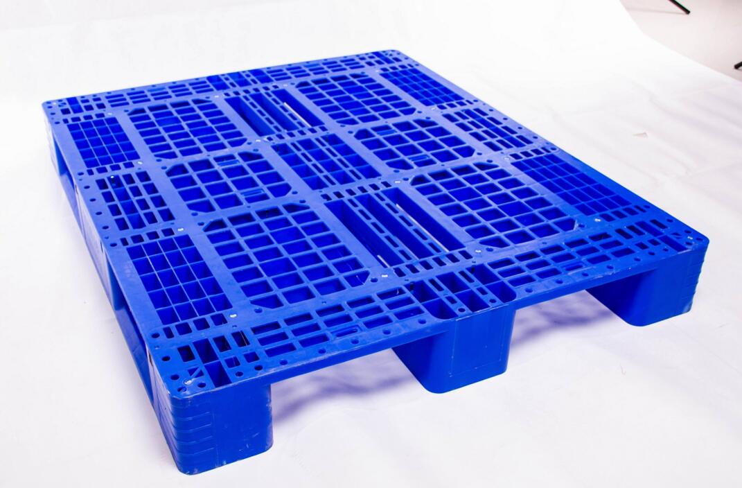 塑料托（tuō）盤（pán）